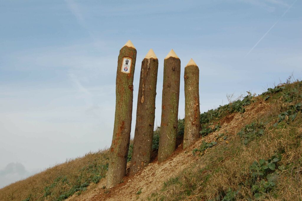 Mehr über den Artikel erfahren Limespfähle an Landes-, Kreis- und Bundesstraßen