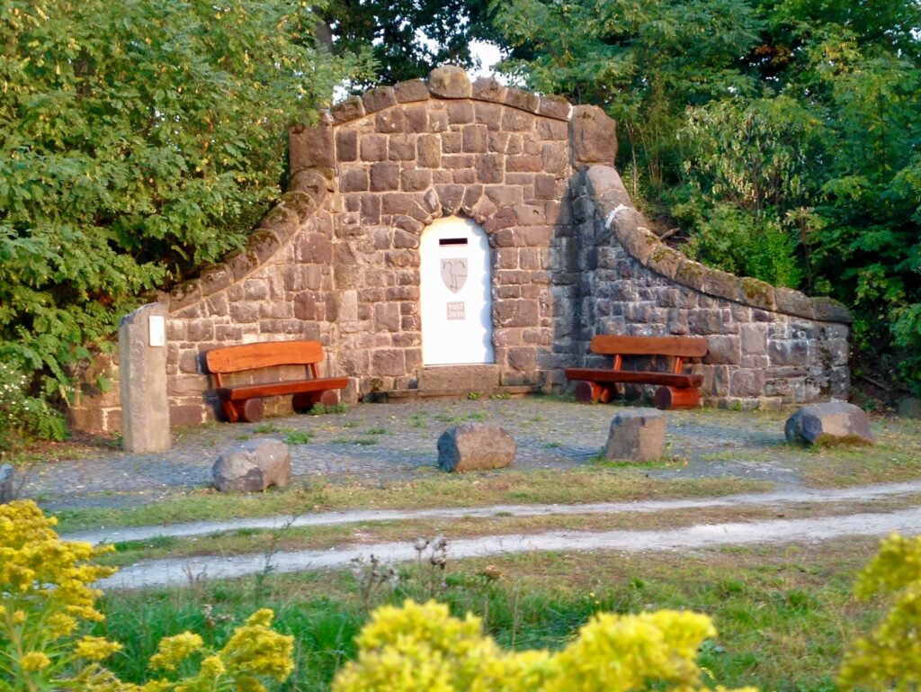 Mehr über den Artikel erfahren Historisches Wasserhaus Leihgestern