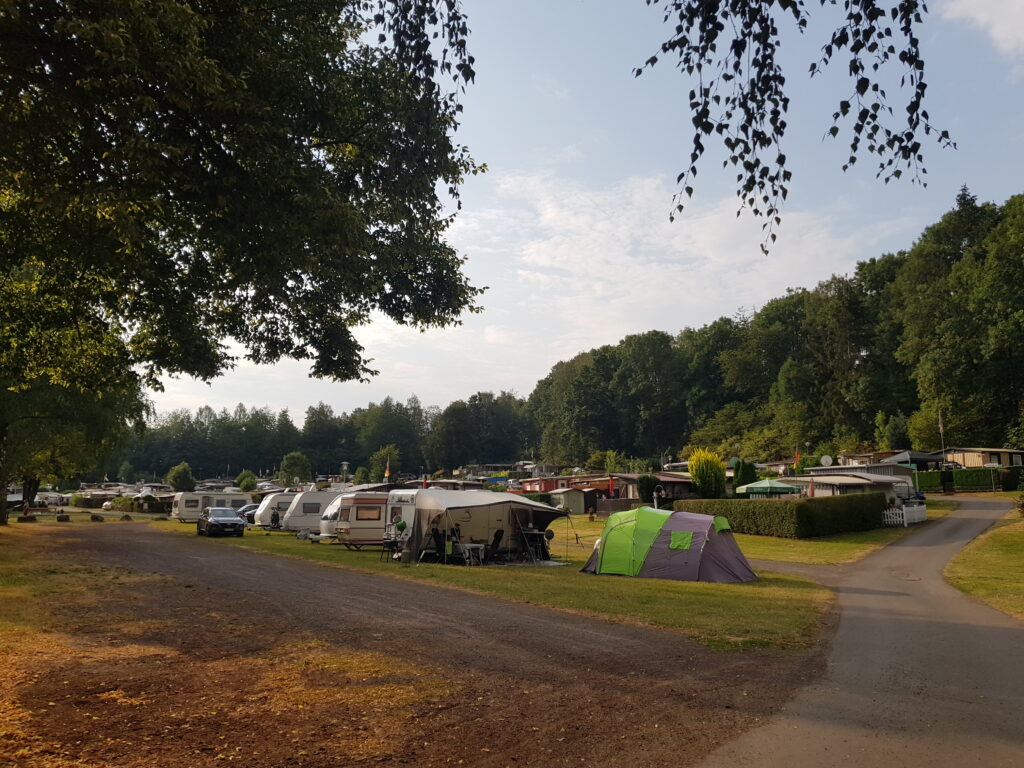 Mehr über den Artikel erfahren Campingplatz „Spitzer Stein“